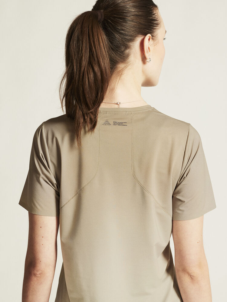 Laden Sie das Bild in Galerie -Viewer, {Lady Pro Trail Tee