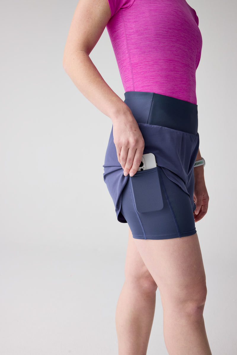 Laden Sie das Bild in Galerie -Viewer, {Lady Chaser 5" 2-in-1 Short 2.0