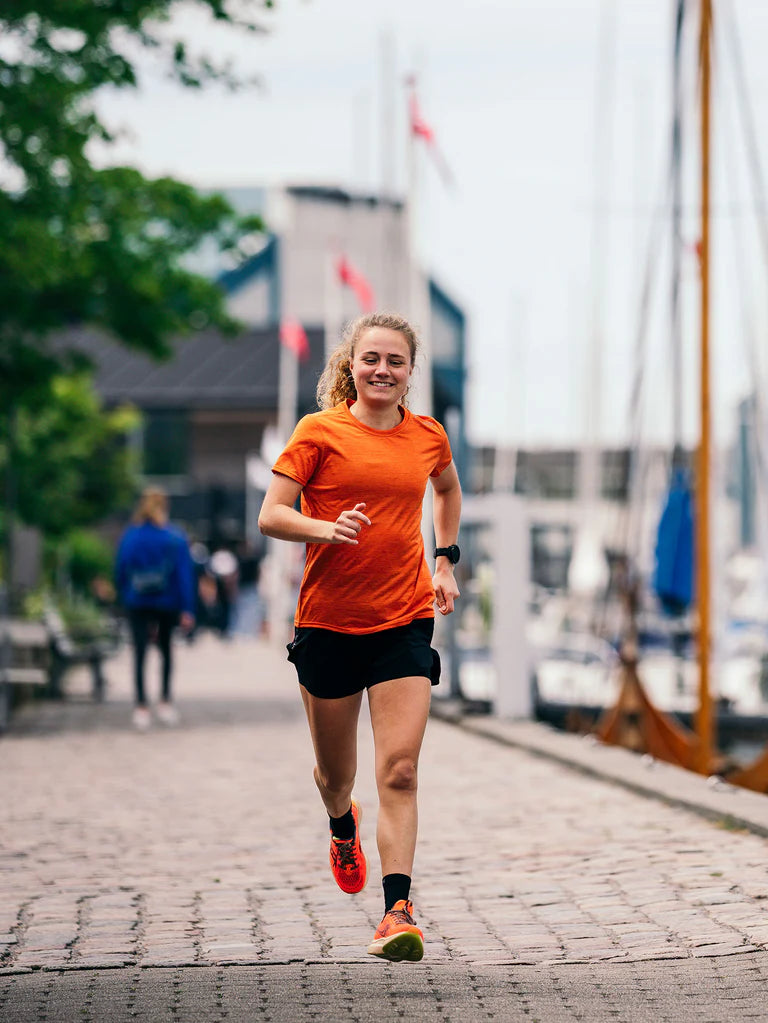 Laden Sie das Bild in Galerie -Viewer, {Lady C3 T-Shirt