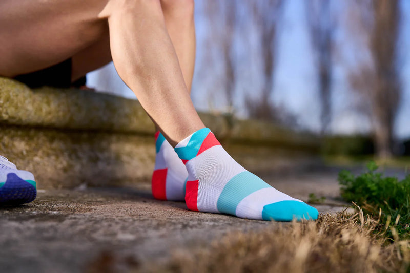 Laden Sie das Bild in Galerie -Viewer, {Peaks Short Cyan Inferno