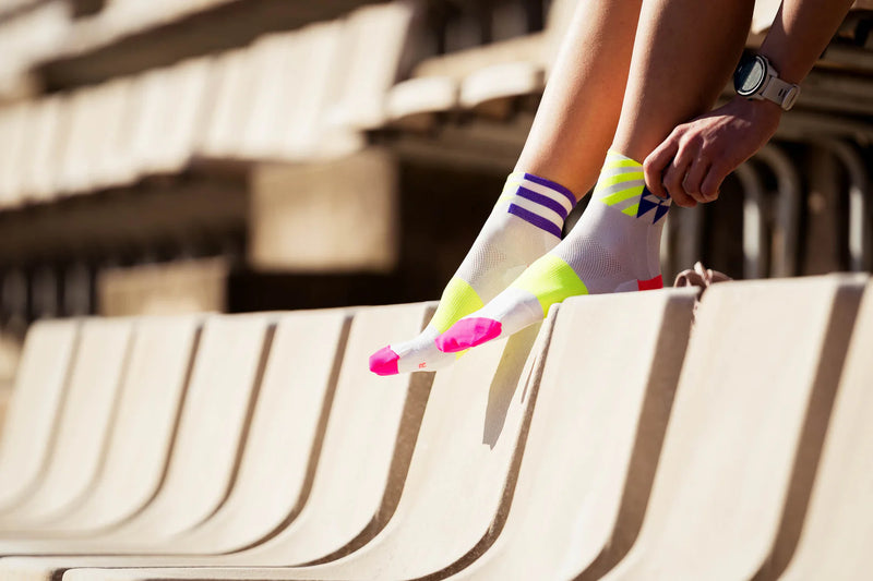 Laden Sie das Bild in Galerie -Viewer, {Ultralight Elements Short White Pink