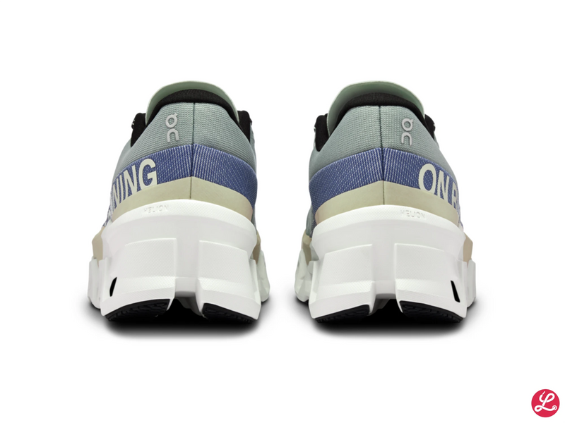 Laden Sie das Bild in Galerie -Viewer, {Lady Cloudmonster 2