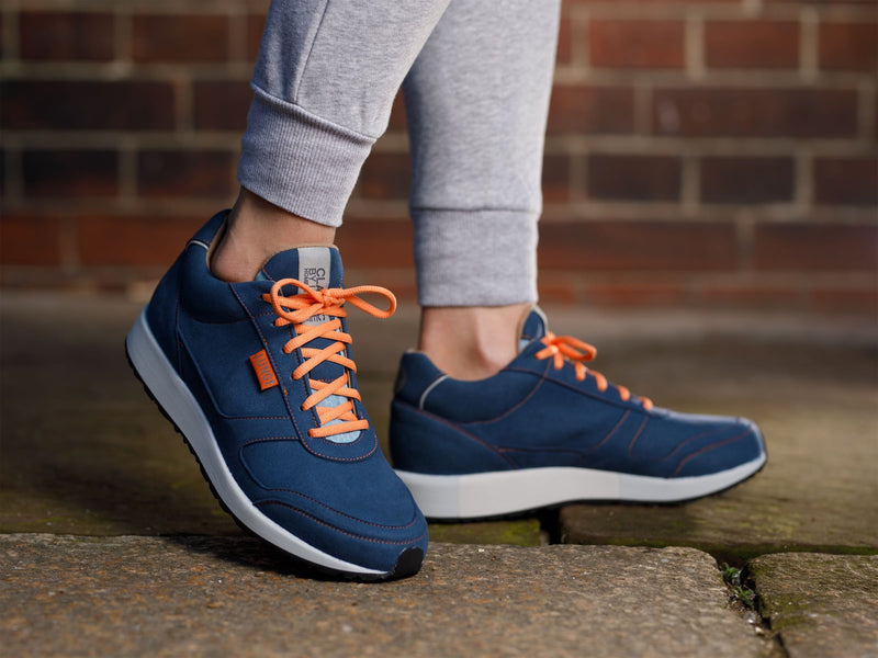 Laden Sie das Bild in Galerie -Viewer, {Classic Walk S