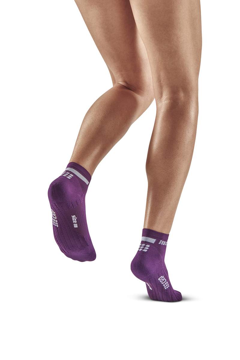 Laden Sie das Bild in Galerie -Viewer, {The Run Compressions Socks Low Cut Women
