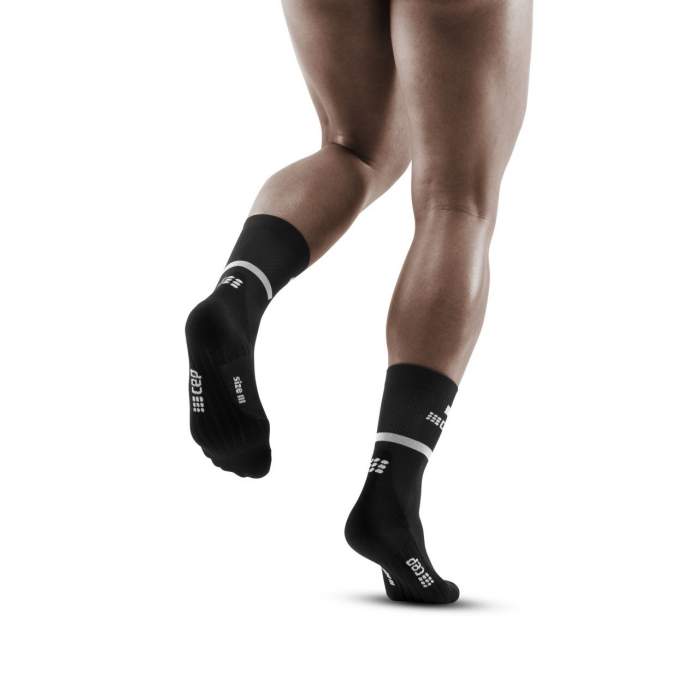 Laden Sie das Bild in Galerie -Viewer, {The Run Compressions Socks Mid Cut Men