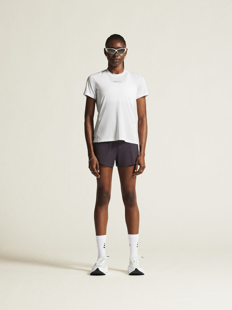 Laden Sie das Bild in Galerie -Viewer, {Lady Essence Tee
