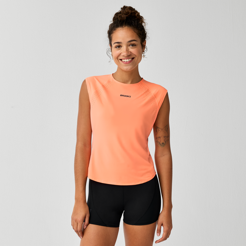 Laden Sie das Bild in Galerie -Viewer, {Lady Dash Cooling Short Sleeve
