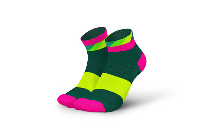 Ultralight Strides Short Petrol Pink