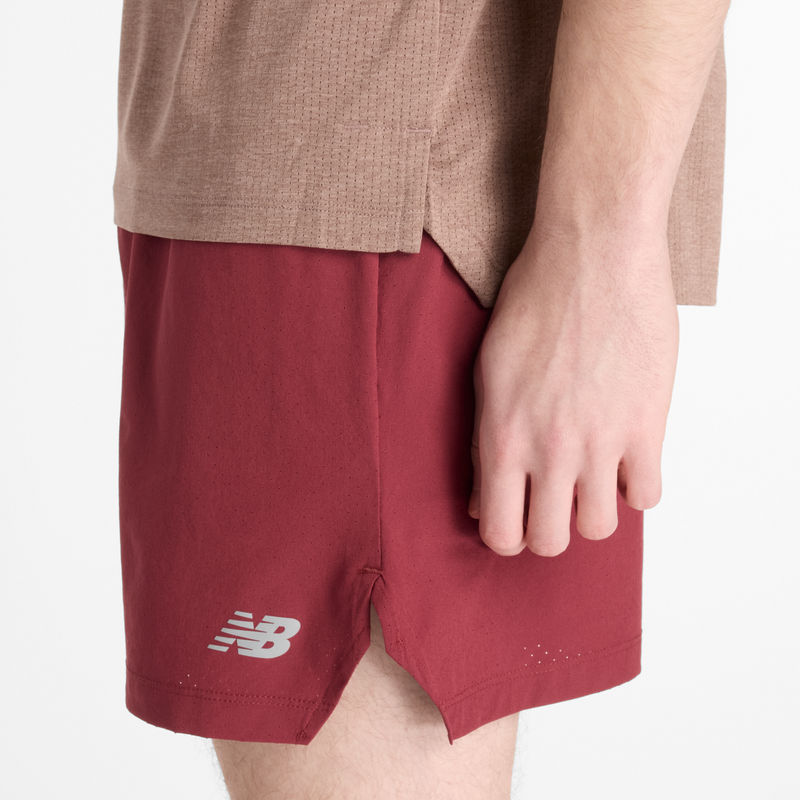 Laden Sie das Bild in Galerie -Viewer, {Athletics Run T-Shirt
