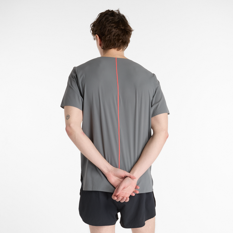 Laden Sie das Bild in Galerie -Viewer, {Race Day Ultra Light T-Shirt
