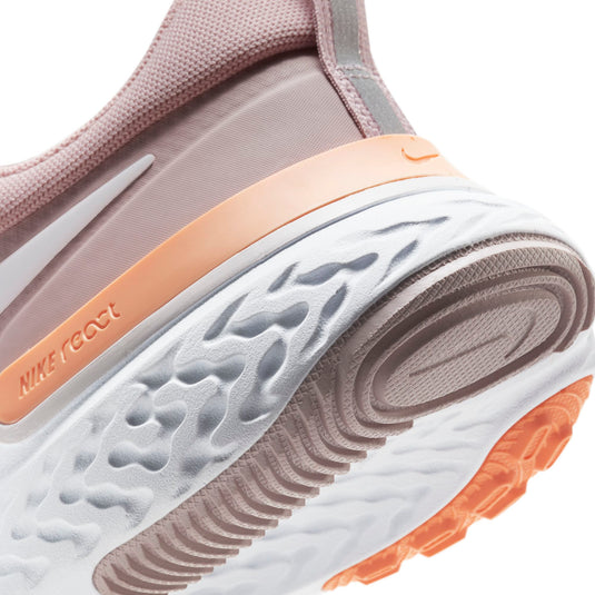 Lady React Miler