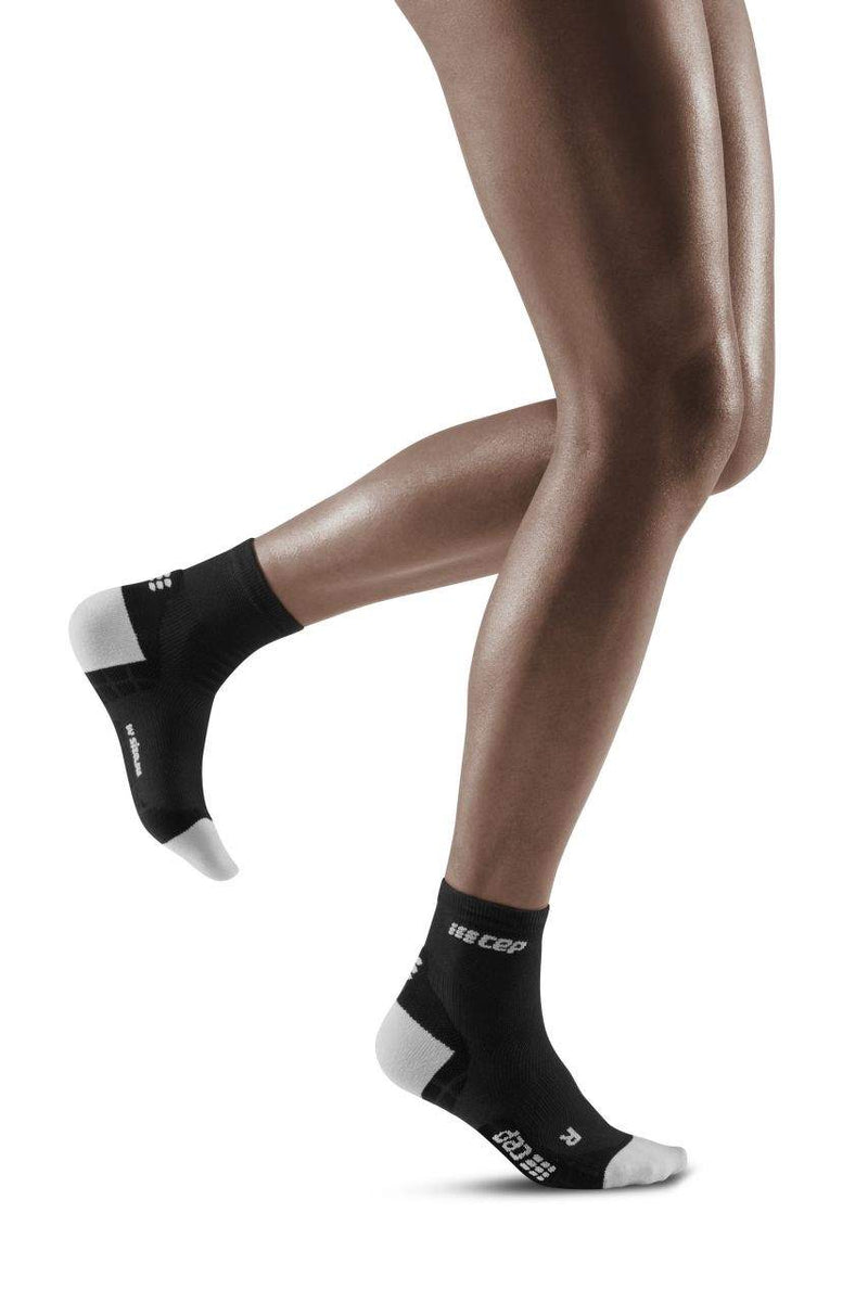 Laden Sie das Bild in Galerie -Viewer, {Women Ultralight Comp. Short Socks
